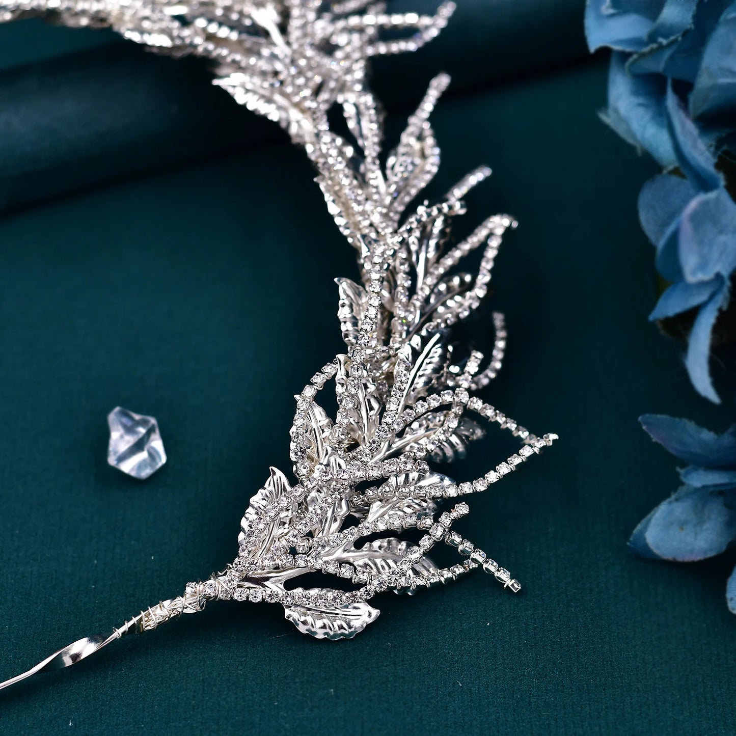 Wedding Tiara Bride Headband Shiny Rhinestone Crown for Bridal Hair Accessories Handmade Alloy Woman Headdress HP559