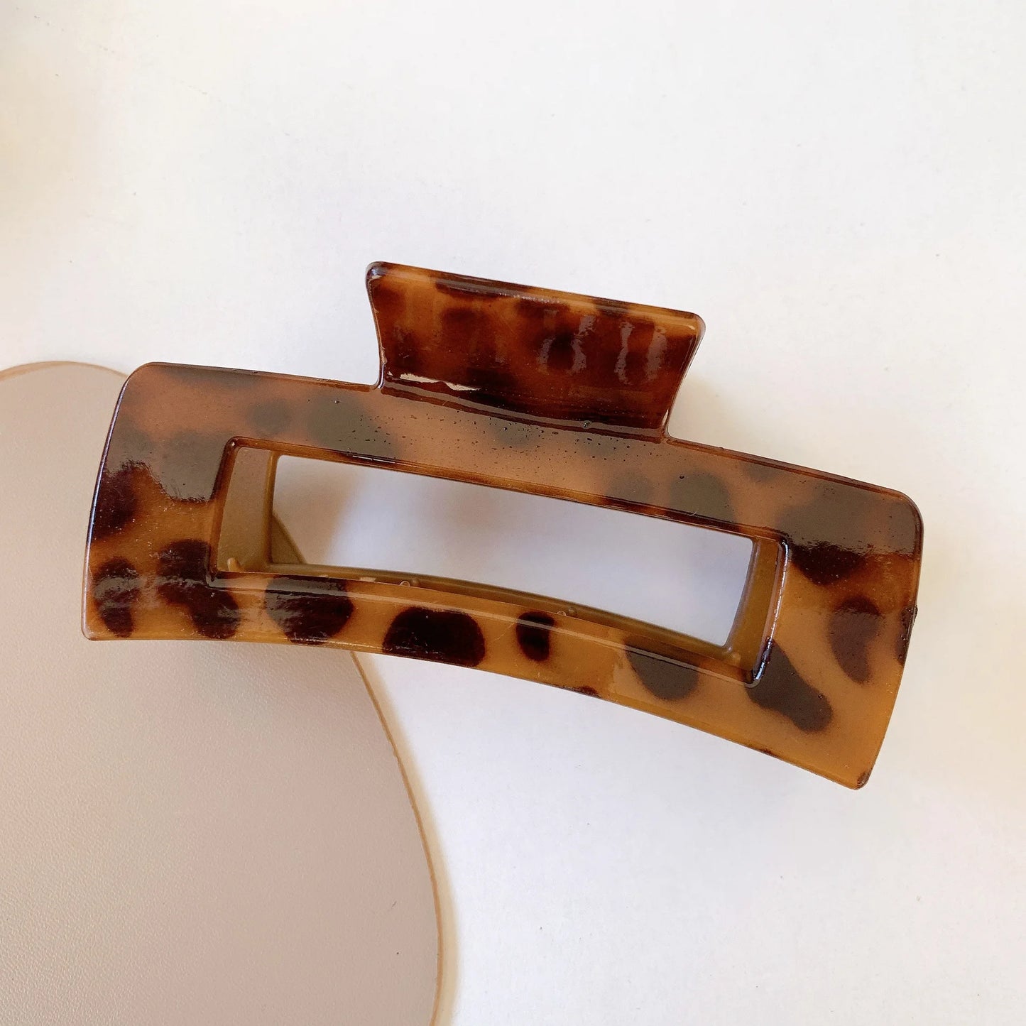 Fashion Hair Clips for Girls Plastic Leopard Claw Clip Elegant Geometry Shape Women Hair Clips Hair Accessories New Hair Claw
