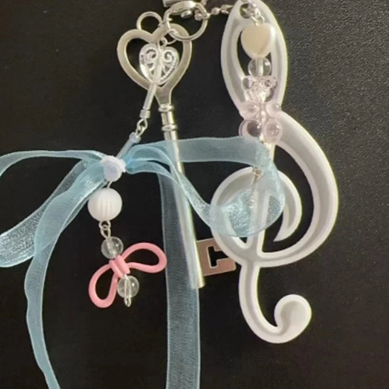 Resin Bowknot Note Keychain Creative Key Ornament Bag Pendant Suitable for Youthful Adults and Music Enthusiasts Present