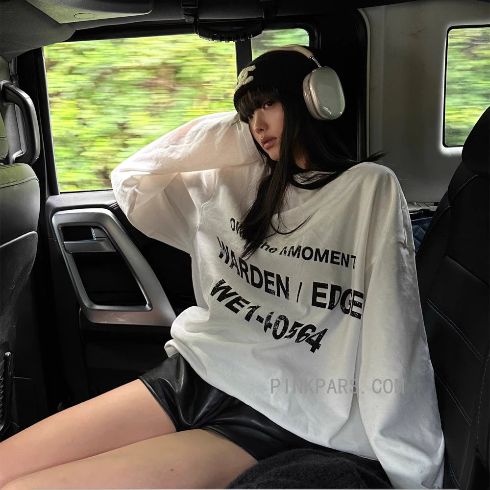 WARDEN EDGE Timeless Comfort White Long-Sleeve Tee-Effortless Minimal Letter Print Slim-Fit Casual Top for Petite Everyday Style clothes