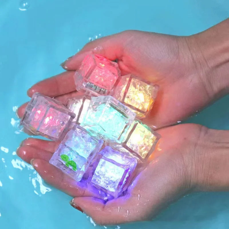 Baby-Badespielzeug, Badewanne, LED-Leuchtspielzeug, bunt, wechselnde wasserdichte Unterwasserlichter, Badespielzeug für Jungen und Mädchen, Geburtstagsgeschenk 